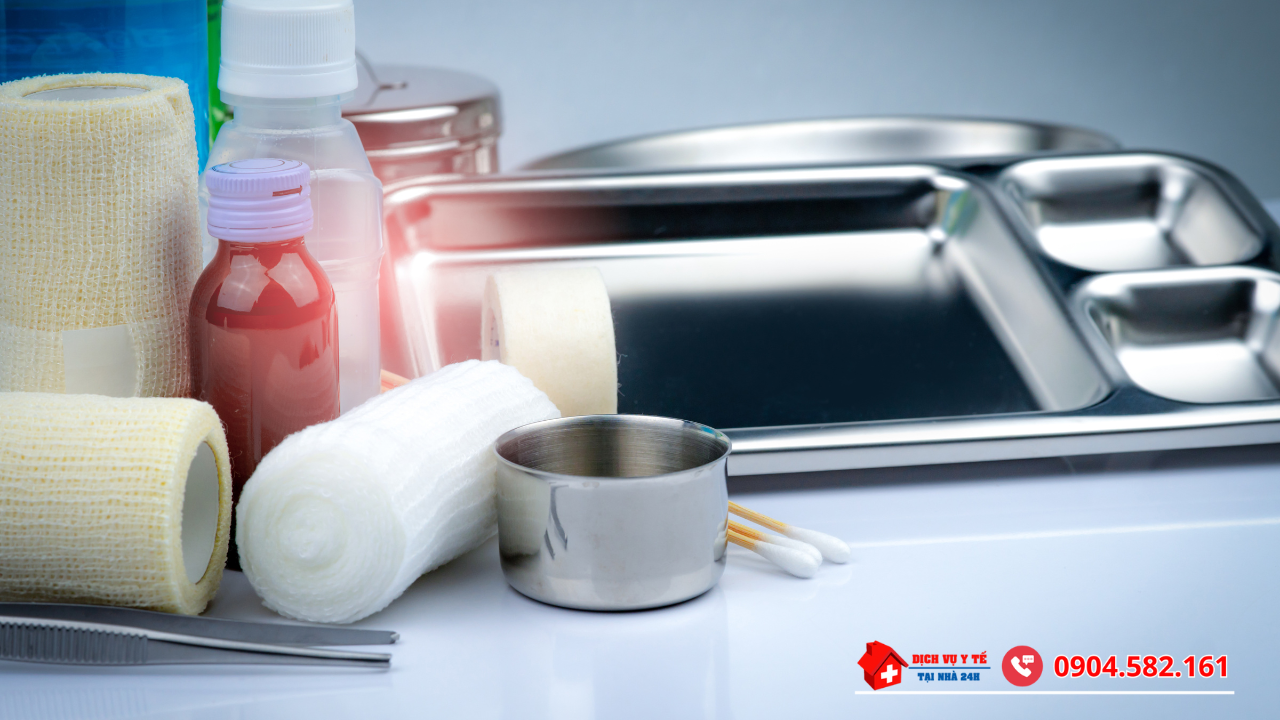 Cách Thay Băng Vết Thương Đúng Cách Và An Toàn Tại Nhà - ảnh 5